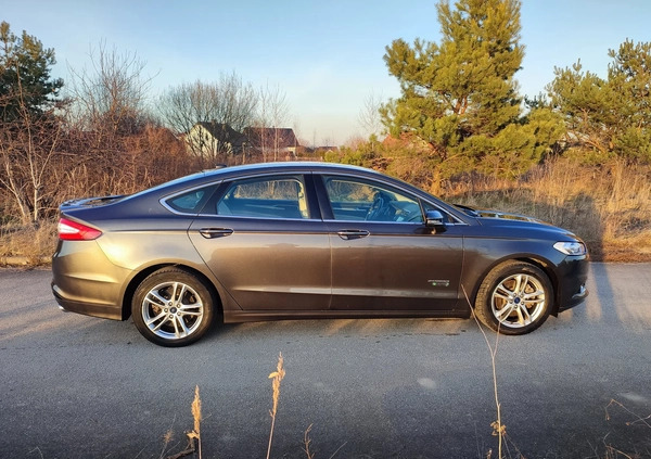 Ford Mondeo cena 61800 przebieg: 129140, rok produkcji 2016 z Chmielnik małe 704